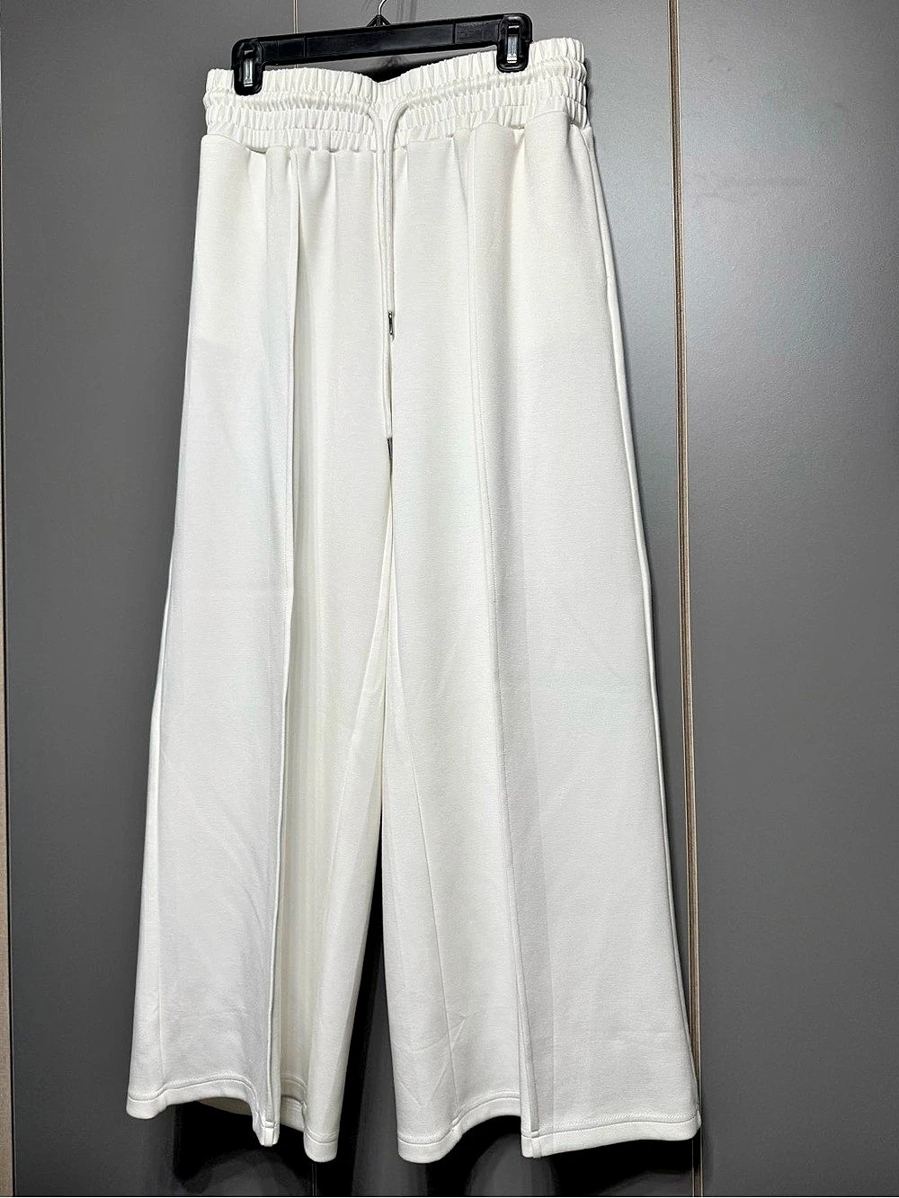 Wide Leg Pants in White Size Large Like New